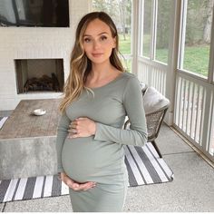 Brand New Sold Out H&M Dress, Never Worn Seen On Lauren Lane. Size Large Lauren Bushnell, Baby Coming Soon, Lauren Lane, Dresses Green, Eyes Open, Baby Coming, H M Dresses, Hm Dress, Green Dress