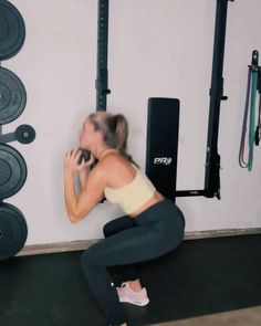 RACHEL HULTEEN - CPT & NUTRITION COACH on Instagram: "10 minute total body workout that will challenge you! 
* equipment used: 5 and 10 pound dumbbells 
1. Squat w/ alternating twist (1 minute) 
2. Standing crunch (1 minute) 
3. Balanced hammer curls ( 30 seconds per side) 
4. Squat w/tricep extension (1 minute) 
5. Alternating side lunge (1 minute) 
6. Upright diagonal raises (1 minute) 
7. Dead bug single arm chest press (1 minute per side) 8. Bear hold (1 minute) 
9. Glute bridges w/ skull crusher (1 minute) 
If you have time shoot for two rounds 😜" 10 Pounds, Total Body, 10 Minute