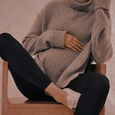 Pregnant Aesthetic Outfit, Pregnancy Photos Aesthetic, Maternity Clothes Fall, Maternity Outfits Casual, Maternity Dress Ideas, Maternity Aesthetic, Fall Maternity Outfits, Casual Maternity Outfits, Winter Maternity Outfits