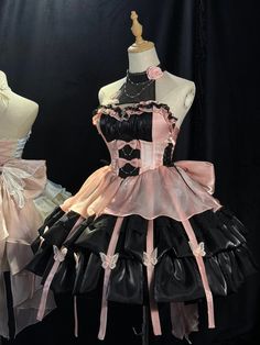 𝒜𝒷ℴ𝓊𝓉: Organza, Polyester The full set includes a dress and a bow train. ♡ 𝓈𝒾𝓏𝒾𝓃ℊ ♡ DRESS Size Length(in) Bust(in) Waist(in) S 32.3 31.5-35.4 25.2-29.1 M 32.7 33.1-37 26.8-30.7 L 33.1 34.7-38.6 28.4-32.3 XL 33.5 36.2-40.2 29.9-33.9 Size Length(cm) Bust(cm) Waist(cm) S 82 80-90 64-74 M 83 84-94 68-78 L 84 88-98 72-82 XL 85 92-102 76-86 Pink Fairy Kei Dress For Costume Party, Pink Fairy Kei Dress For Costume, Pink Harajuku Dress For Costume Party, Pink Fairy Kei Costume Dresses, Pink Party Dress With Detachable Bow, Harajuku Style Pink Dress For Costume Party, Pink Ruffled Costume Dress, Pink Ruffled Dress For Costume, Pink Ruffled Dresses For Costumes