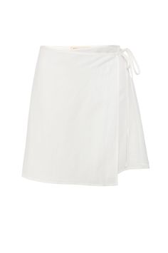 The Beach Mini-Skirt has a wrap and tie closure for a realxed and easy fit. You can wear it high waisted with your bikini top, or low on the hips with your favorite tank. Mallow's signiture honey-linen fabric allows for you to dress it down during the day, and dress it up for a warm tropical night. Mix and match with other honey-linen tops to get the maximum amounts of outfits out of limited suitcase space. Tropical Night, Linen Mini Skirt, Mini Wrap Skirt, Linen Tops, Beach Wrap, Beach Skirt, Hawaii Beaches, Linen Skirt, Linen Top