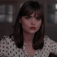 Photo of Jenna Coleman as Clara Oswald. Clara Oswald Makeup, Jenna Coleman Bangs, Clara Oswald Hair, Gamine Essence, Jenna Coleman Hair, Jenna Coleman Style, Square Face Hairstyles, Clara Oswald