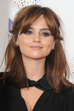 Jenna Coleman Hair, Brunette Fringe, Growing Out Bangs, Fringe Hairstyles, Curly Bob Hairstyles, Hair Envy, Grow Out