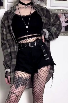 Dark Outfits Edgy, Polygamy Aesthetic, Styl Emo, Fete Emo, Egirl Fashion, Look Grunge, Mode Emo, Mode Kawaii, E Girl Outfits