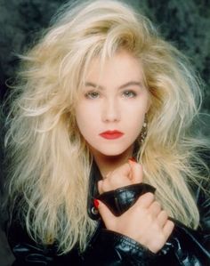 Kelly Bundy, Look 80s, Celebrity Beauty Secrets, Fashion 1980s, Christina Applegate, Veronica Lake