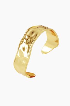 SOLCH ELOQUENCE Vintage & Classic. Crookedly folded cuff with a textured finish Contemporary Fashion, Chic Design, Bracelet Designs, Gold Vermeil, Cuff Bracelet, Classic Design, 18k Gold, Water Resistant, Cuff