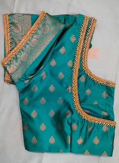 Lifestyle boutique Arya Work, Hoop Crafts, Dress Designs For Stitching, Mirror Pose, Lifestyle Boutique, Magam Work, Work Blouse Designs, Aari Design, Boutique Designs