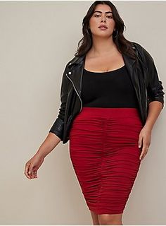 Skirt Images, Affordable Plus Size Clothing, Red Pencil Skirt, Body Stretch, Pencil Skirt Outfits, Pencil Silhouette, Buy Skirts, Bridesmaid Outfit, Red Skirts