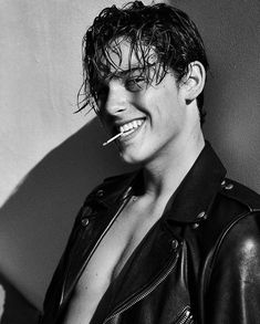 Devil's Night Penelope Douglas, 얼굴 드로잉, 사진 촬영 포즈, Cameron Dallas, Photography Poses For Men, Male Poses, Poses For Men, Character Aesthetic