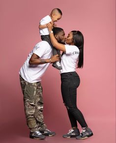 Cute Black Family Pictures, Mom Dad Son Photoshoot, Black Mom And Son Photo Ideas Toddlers, Mom Dad And Son Photoshoot, Mom Son Photoshoot Picture Ideas, Mom Dad And Son Pictures, Mom And Son Photo Ideas Black People, Son And Mom Photoshoot, Family Photoshoot Black People