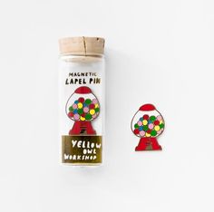 Show the world who's the sweetest with our 22-karat gold gilt gum ball machine enamel lapel pin! Funky Gifts, Unique Pens, Diy Pins, Gumball Machine, Glass Vials, Enamel Lapel Pin, Small Bites, Sock Shop, Quirky Gifts