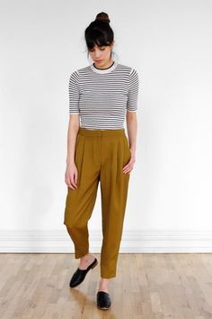 Pleated Trousers, Work Wardrobe, Waltz, Work Attire, Looks Style, Mode Inspiration, Work Fashion, Outfits Casuales, Daily Fashion