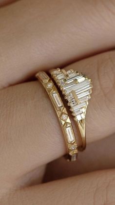 Art Deco Jewelry Rings 1920s, Fancy Wedding Bands For Women, Art Deco Diamond Band, Art Deco Band Ring, Gold Service Jewelry, Art Deco Gemstone Ring, Art Deco Wedding Bands, Art Deco Baguette Ring, Wedding Dress Art Deco