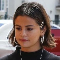 Old Hollywood Hairstyles, Selena Gomez Icons, Hollywood Hairstyles, Hairdos For Short Hair, Penteado Cabelo Curto, Vintage Glam, Short Hair Haircuts, Short Hair Styles Easy, Beauty Nail