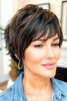 Hair Cuts Women Short, Short Bob Hairstyles For Round Faces, Shag Hairstyles Short, Older Hairstyles, Cute Mom Haircuts, Blowout At Home, The Perfect Blowout, Grey Bob Hairstyles, Shaggy Pixie Cuts