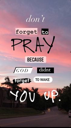 Don't Forget To Pray, God Quotes Hard Times, Cute Bible Verses, Positive Quotes Wallpaper, Cute Bibles, Christian Quotes Wallpaper, Bible Verse Background, Bible Quotes Wallpaper, Christian Quotes God