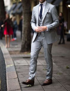 Street Style Suit, Mens Fashion Business, Stylish Mens Fashion, Mens Fashion Photography, Suit Men, Best Mens Fashion