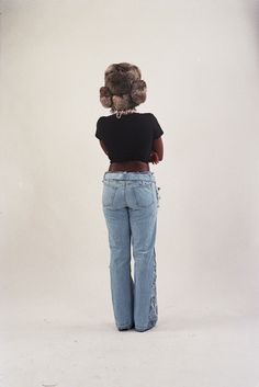 This Flared Distressed Denim is perfect for staying stylish and comfortable. It's made from curve-hugging distressed denim with a low waist and flared legs for a flattering and unique look. An ideal blend of fashion and comfort. Edgy Mid-rise Medium Wash Flare Jeans, Edgy Flare Denim Jeans, Edgy Denim Flare Jeans, Caribbean Fashion, Streetwear Denim, Jeans Streetwear, Streetwear Jeans, Comfortable Jeans, Jeans Fashion