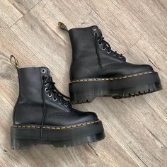 Platform Doc Marten Boots — 1460 Pascal Max Doctor Martens Aesthetic, Pascal Max Dr Martens, Doc Martin Boots, How To Style Doc Martens, Doc Marten Platform, Doc Martens Platform, Shop Mural, Platform Dr Martens