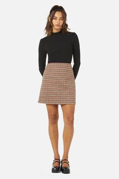 tan-check Patterned Skirt Outfit, Pattern Skirt Outfit, Mini Pencil Skirt Outfits, Pencil Skirt Outfits Casual, Skirt Waistband, Brown Pencil Skirt, Check Mini Skirt, Pencil Skirt Outfits, Patterned Skirt