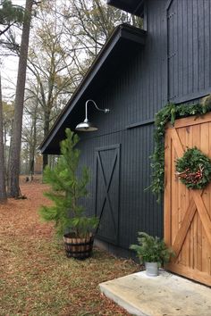 Porcelain Metallic Chrome Chicago Vintage Industrial Gooseneck Light from Barn Light Electric Chicago Vintage, Black Houses, Barn Light Electric, Barn Garage, Black Barn, Shed Plan, Casa Exterior, Barn Style House, Black House Exterior