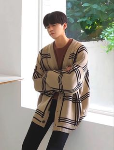 Men’s date outfits Inspo fashion (Korean) Style Nam, Plaid Cardigan, Korean Design, Hoodie Cardigan, Korean Street, Fashion App, Striped Cardigan, Outfits Ideas, Color Khaki