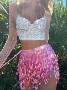 Pink Sequence Skirt, Tinsil Skirt, Fringe Outfit Party, Sequin Outfit Party, Festival Outfit Sequin, Sparkly Fringe Skirt, Pink Sparkly Concert Outfit, Eras Tour Sparkly Outfits, Pink Party Outfits For Women