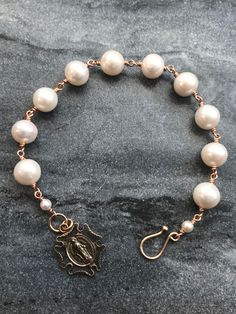 Pearl Bronze Rosary Bracelet Miraculous Medal - Etsy Rosary Ideas, Decades Of The Rosary, Catholic Bracelet, Beautiful Bracelets, Rosary Bracelet, Bracelets And Necklaces, Freshwater Pearl Bracelet, Pendant Diy, Miraculous Medal