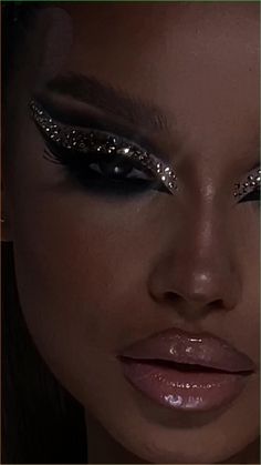 Editorial Makeup Looks, Fashion Show Makeup, Glam Grunge, Rock Makeup, Face Beat Makeup, Glow Makeup, High Fashion Makeup, Makeup Glam, Photoshoot Makeup