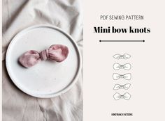 MINI KNOT BOWS - SEWING PATTERN Five styles of mini knot bows. Really simple to make so beginner friendly. The perfect mini knot bows to make the outfit of your girl complete!  ----------------------------------------------------------------------------------------------------------------------------------------------------------------- !Purchase includes a PDF pattern for download only. (no paper pattern is included)! ----------------------------------------------------------------------------- Bow Sewing Pattern, Hair Bow Pattern, Headband Sewing Pattern, Bow Sewing, Kids Hair Bows, Knot Bow, Baby Bow Headband, Bow Pattern, Baby Hair Bows