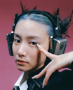 Retro Headphone, Madame Figaro, Face Reference, Human Poses Reference, Arte Inspo, Hair Reference, 영감을 주는 캐릭터, Pose Reference Photo