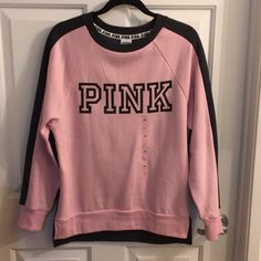 ~Brand New With Tag ~Please Note That This Style Is An Oversized Fit :) Michigan Hoodie, Aqua Sweater, Vs Pink Hoodie, Shoes Outfit Fashion, Victoria Secret Hoodies, Hoodie Xxl, Shoes Outfit, Quarter Zip Sweatshirt, Half Zip Sweaters