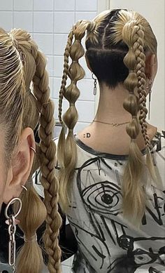 Elizabethan Hairstyles, Regency Hairstyles, Pool Hairstyle Ideas, Y2k Hairstyles, Hairdos For Curly Hair, Women's Hairstyles