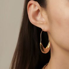 The new environmental copper boat embossed earrings! These dainty, delicate pieces are perfect for daily collocation. Whether you're looking for a gift for her or you just want to add a touch of luxury to your own look, these Jewelrys are perfect for you. ✰ Elegant and classy design is a great christmas gifts and stocking stuffer ideas! ✰ Minimalist boat embossed earrings which are suitable for everyday wear and great for all occasions. ✰ Earrings are suitable for daily use and gifting, also gre Crescent Hammered Earrings, Elegant Hammered Crescent Earrings, Everyday Metal Crescent Earrings, Everyday Crescent Metal Earrings, Hammered Rose Gold Brass Earrings, Rose Gold Hammered Metal Earrings, Hammered Crescent Earrings For Gift, Hammered Crescent Earrings As Gift, Everyday Hammered Copper Earrings