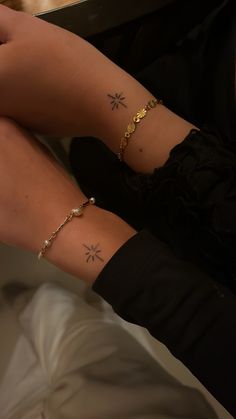 Aesthetic First Tattoos, Best Friend Fine Line Tattoo, Small Ankle Tattoos For Women, Classy Tattoos For Women, Secret Tattoo, Ankle Tattoos For Women, Stylish Tattoo