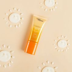 Sunscreen Product Shoot, Sunscreen Photography Ideas, Spf Photography, Sunscreen Product Photography, Sunscreen Aesthetic, Sunscreen Packaging, Spf Cream, Cosmetic Inspiration, Summer Hair Care