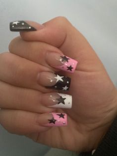 Star Nails Y2k Long, Pink Star Nails Y2k, Black And Pink Star Nails, Black And White Y2k Nails, Y2k Nails Cross, Short Acrylic Nails Y2k, Star Nails Acrylic Y2k, Star Y2k Nails, Nail Ideas Y2k Short