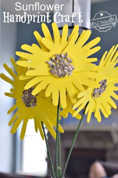 Sunflower Handprint, Easy Bouquet, Sunflower Craft, Kid Friendly Crafts, Summer Craft, Summer Crafts For Kids, Handprint Craft, Handprint Crafts