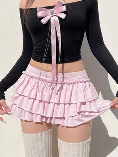 Cute bow on the back,Layered mini skirt,Material: Polyester Milk SilkColor: PinkSize: S, M, L Unit: CM Waist Hip Length S 66-68 79-92 25 M 70-72 83-96 26 L 74-76 87-100 27 * 1cm ≈ 0.3937 inchNote: There may be 2-3cm error due to manual measurement. If you need size help, please drop us a message, we'd love to help. Cute Crop Top And Skirt Outfit, Styling Pink Skirt, Pink Skirt Outfit, Kawaii Swimsuit, Ribbon Heart, Dark Academia Clothing, Stretchy Crop Tops, Kawaii Dress, Heart Top