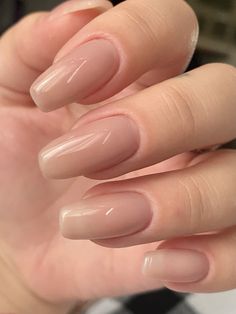 Minimalist Nails Beige, 2yk Nails, Nail Trends For 2023, Picasso Nails, Fall Nail Trends, Latest Nail Trends, Cute Toe Nails, Simple Gel Nails