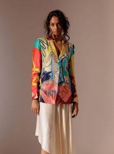 A well-fitted, digitally printed blazer with hand embroidery. Embroidered Blazer, Silk Kaftan, Linen Casual, Printed Blazer, Juno, Summer Style, Hand Embroidery, Designer Dresses, Blazer