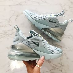 Nike Air Max 270 Women, Wallpaper Nike, Air Max 270 Women, Trendy Shoes Sneakers, Dr Shoes, Nike Shoes Girls, Preppy Shoes, Shoes Outfit Fashion