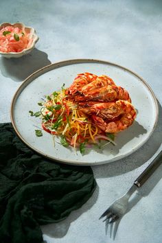 food photography, food styling, restaurant, shrimp salad Sea Food Photography Styling, Shrimps Photography, Seafood Photography Food Styling, Sea Food Photography, Photography Food Styling, Food Photoshoot, Food Style, Shrimp Salad, Photography Food