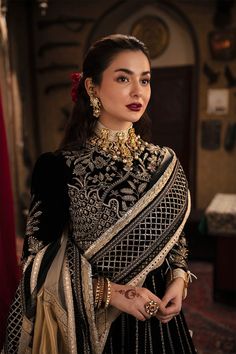 Embroidered Black Lehenga Choli by Designer Latest Wedding Velvet, Black Lehenga Choli, Black Lehenga, Asim Jofa, Velvet Sleeve, Golden Dress, Bridal Outfit, Ayeza Khan, Black Bridal