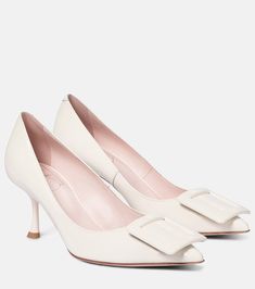 Discover great products at the best prices at Dealmoon. Viv' In The City 65 patent leather pumps. Price:$676.00 at Mytheresa Roger Vivier Heels, Pink Pumps, Buckled Heels, Comfortable Heels, Online Shops