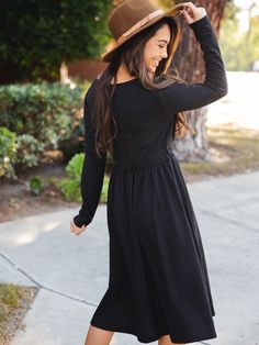 Introducing the stunning Isla Dress - the ultimate must-have for your fall/winter wardrobe! This dress effortlessly combines style and comfort, making it the perfect choice for any occasion. Size: Small 0-4 Medium 6-8 Large 10-12 XL 12-14 Casual Black Long Sleeve Dress For Fall, Modest Long Sleeve Maxi Dress For Fall, Solid Plain Dresses For Fall, Solid Fall Dress, Solid Plain Dress For Fall, Plain Dress For Fall, Long Sleeve Plain Midi Dress For Fall, Plain Long Sleeve Maxi Dress For Fall, Plain Long Sleeve Midi Dress For Fall