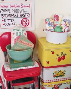 there are many vintage kitchen appliances on display