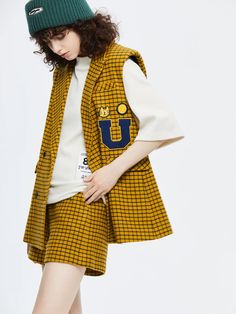 Vintage Gold Collegiate Shorts – Urlazh New York Gond Art, Wool Shorts, Go Back In Time, Wool Quilts, Wool Vest, Wool Peacoat, Vest Outfits, Pretty Style, Simple White