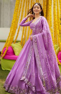 Orang India, Simple Lehenga, Indian Outfits Lehenga, Wedding Lehenga Designs, Lehenga Designs Simple, Lehnga Dress, Traditional Indian Dress, Gaun Fashion, Indian Dresses Traditional