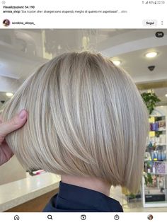 Beige Blonde Bob, Cortes Bob, Hair Cut Ideas, Short Hair Cut, Blonde Bob Haircut, Windows To The Soul, Textured Bob, Lashes Mascara, Gorgeous Hair Color